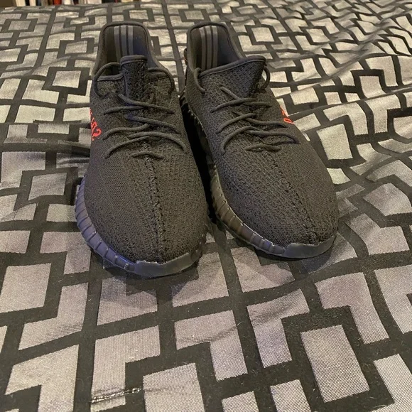 Size 11- adidas Yeezy Boost 350 V2 Bred 2017 - Picture 3 of 4